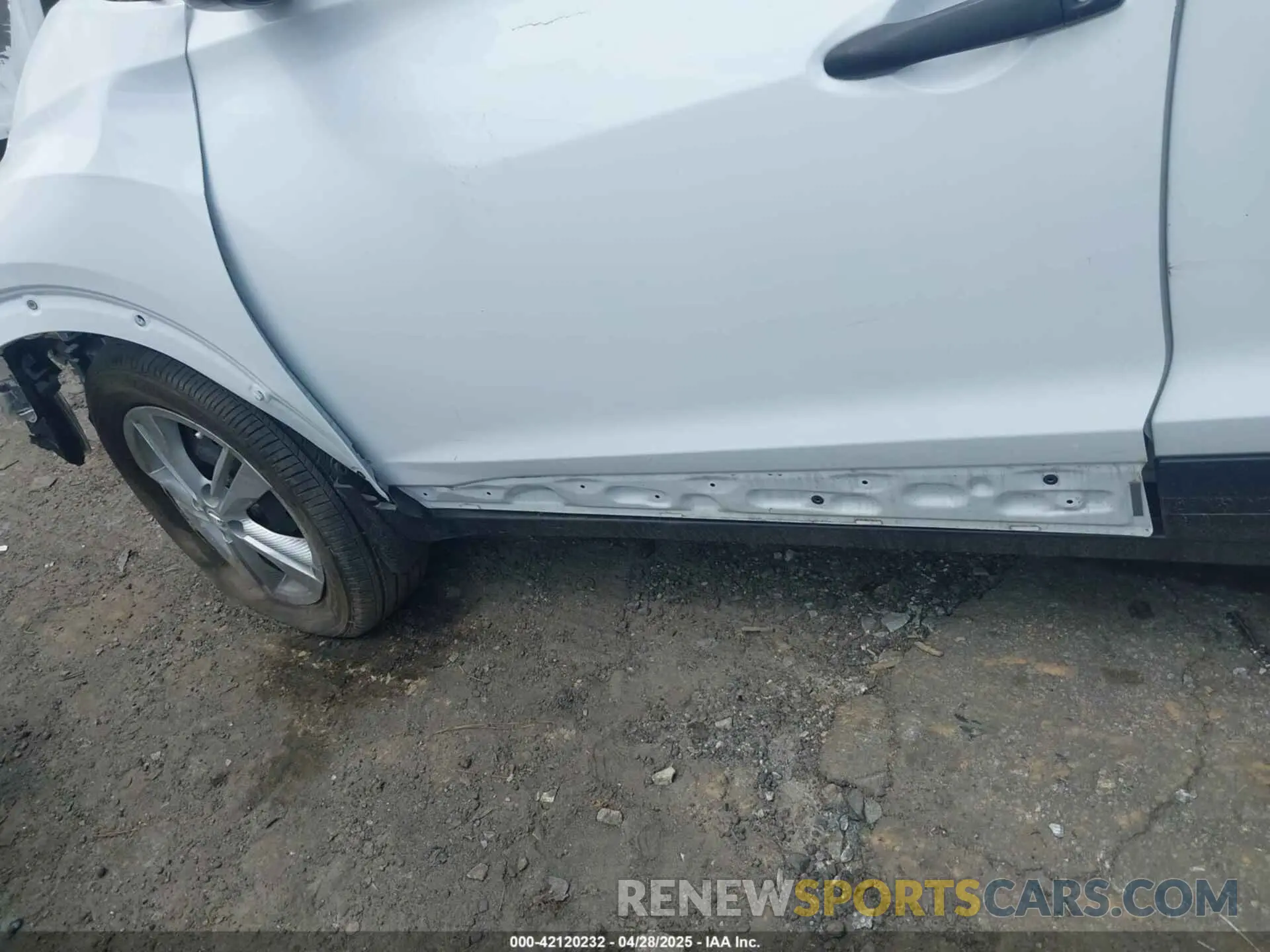 18 Photograph of a damaged car 3N1CP5BV2RL501022 NISSAN KICKS 2024