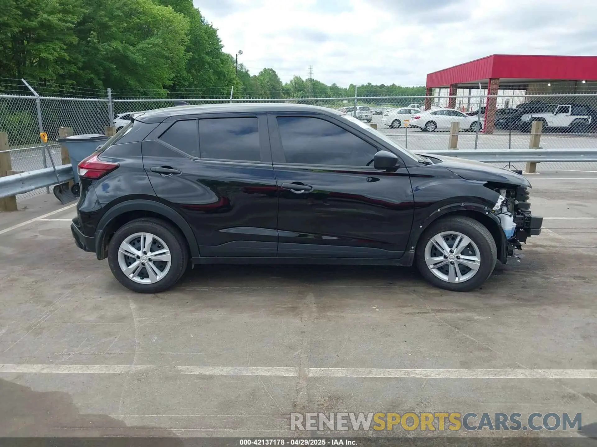 14 Photograph of a damaged car 3N1CP5BV2RL552911 NISSAN KICKS 2024