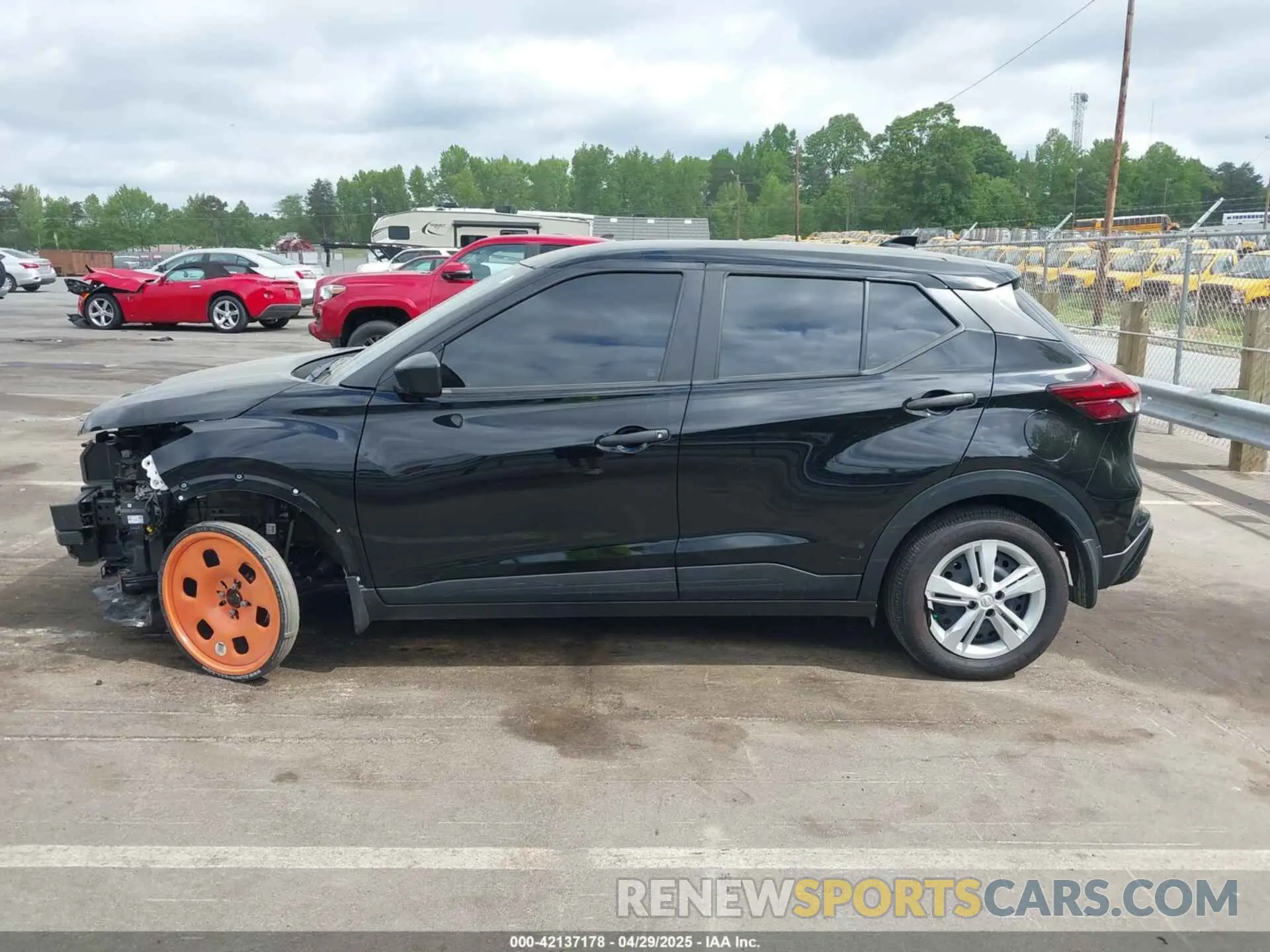 15 Photograph of a damaged car 3N1CP5BV2RL552911 NISSAN KICKS 2024
