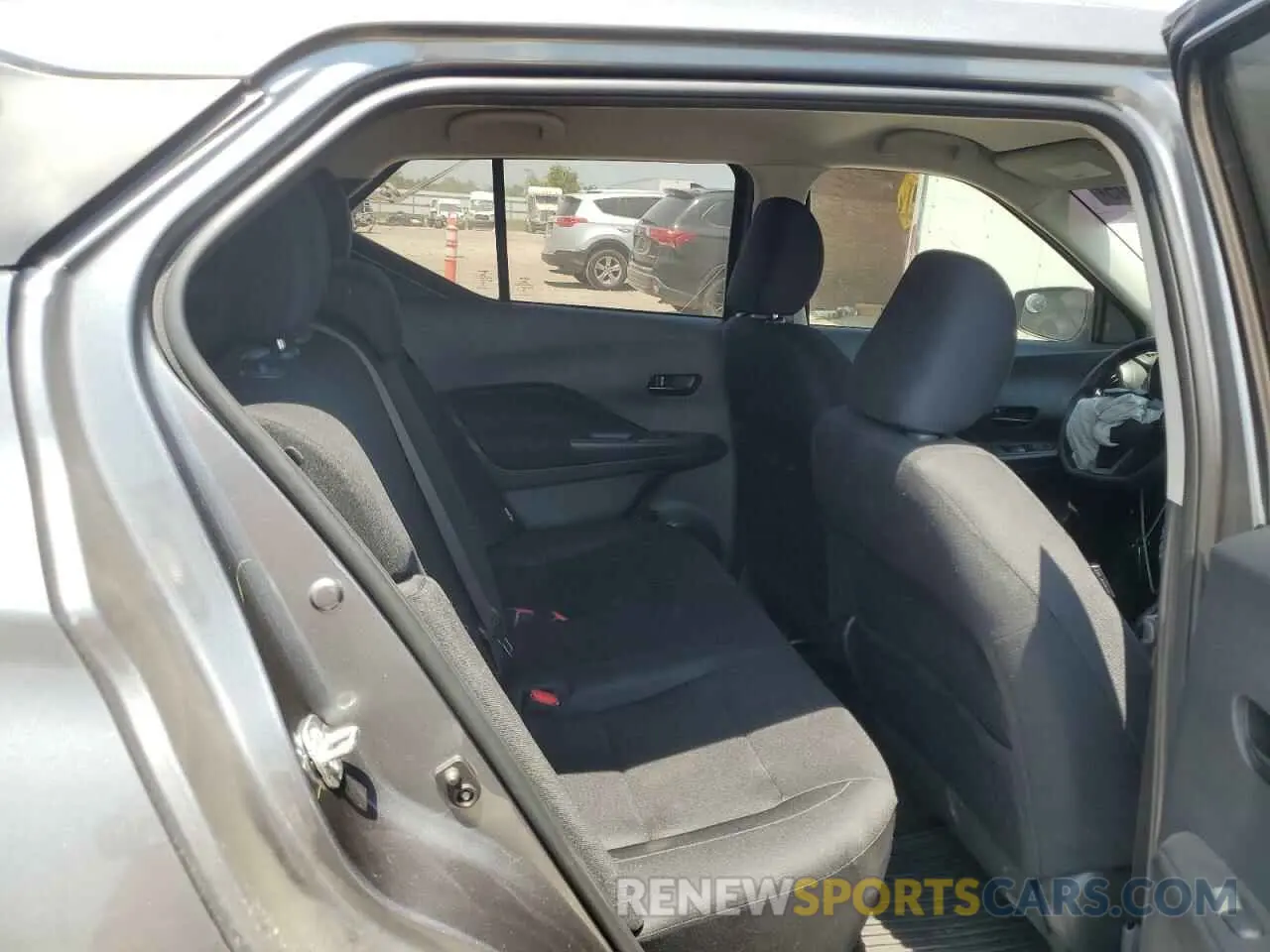 10 Photograph of a damaged car 3N1CP5BV2RL579512 NISSAN KICKS 2024