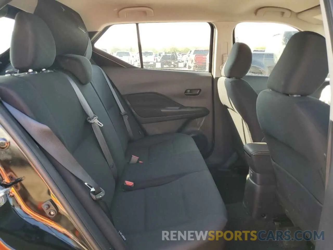 10 Photograph of a damaged car 3N1CP5BV3RL562153 NISSAN KICKS 2024