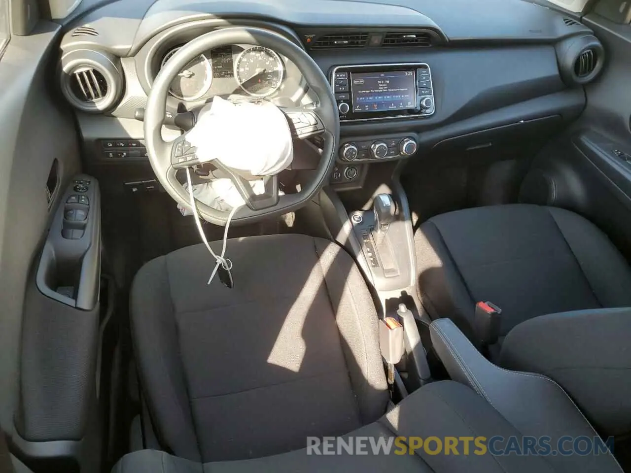 8 Photograph of a damaged car 3N1CP5BV3RL562153 NISSAN KICKS 2024