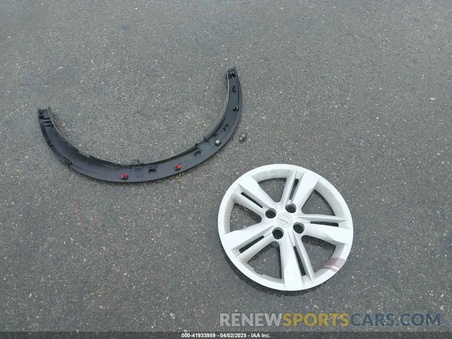 12 Photograph of a damaged car 3N1CP5BV3RL577543 NISSAN KICKS 2024