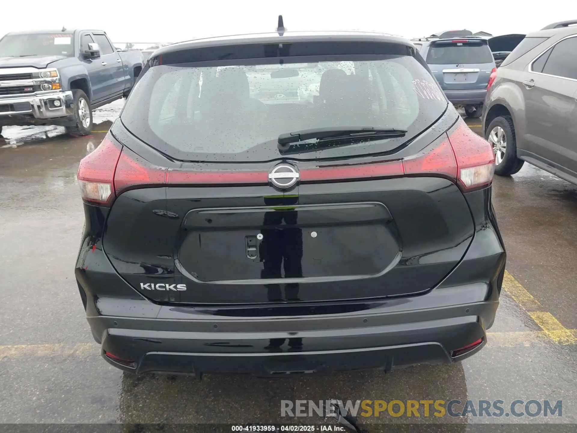 17 Photograph of a damaged car 3N1CP5BV3RL577543 NISSAN KICKS 2024