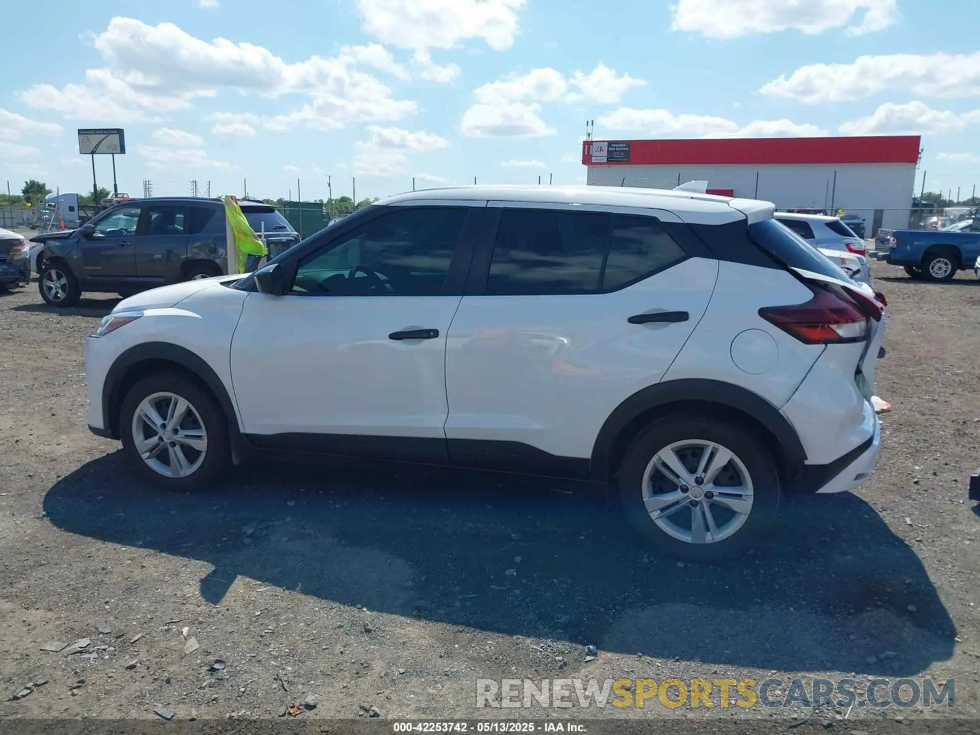 15 Photograph of a damaged car 3N1CP5BV4RL500843 NISSAN KICKS 2024