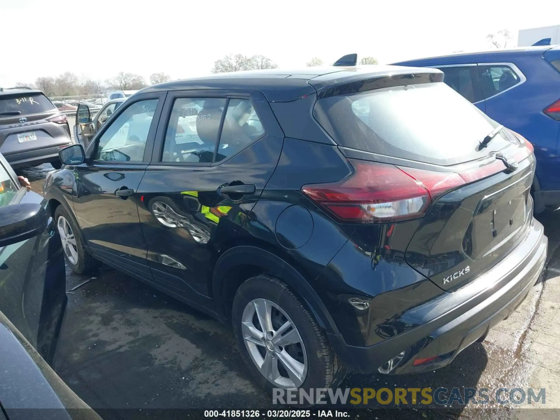 14 Photograph of a damaged car 3N1CP5BV4RL551632 NISSAN KICKS 2024