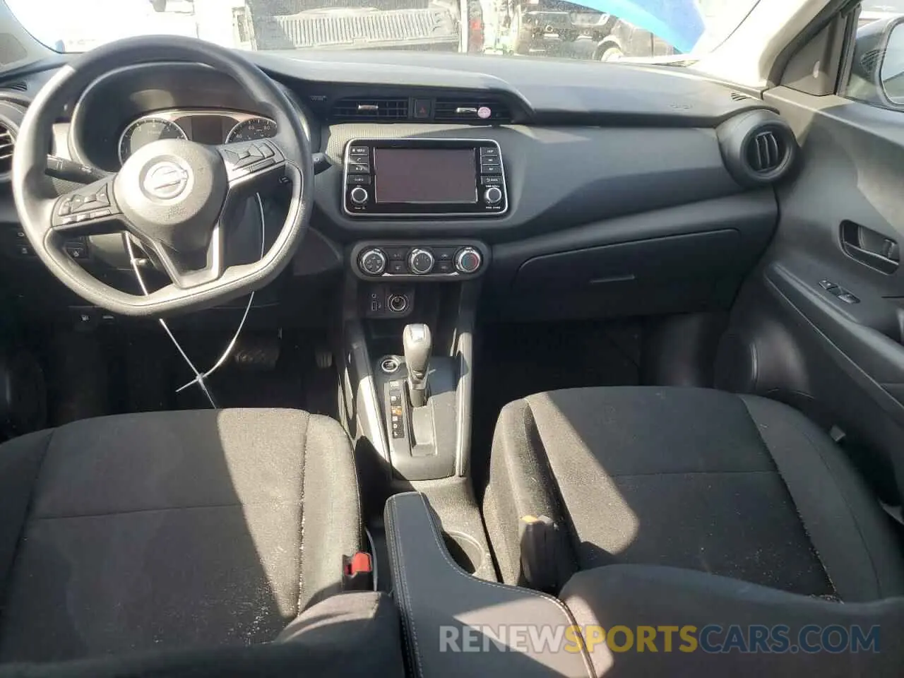 8 Photograph of a damaged car 3N1CP5BV4RL553252 NISSAN KICKS 2024