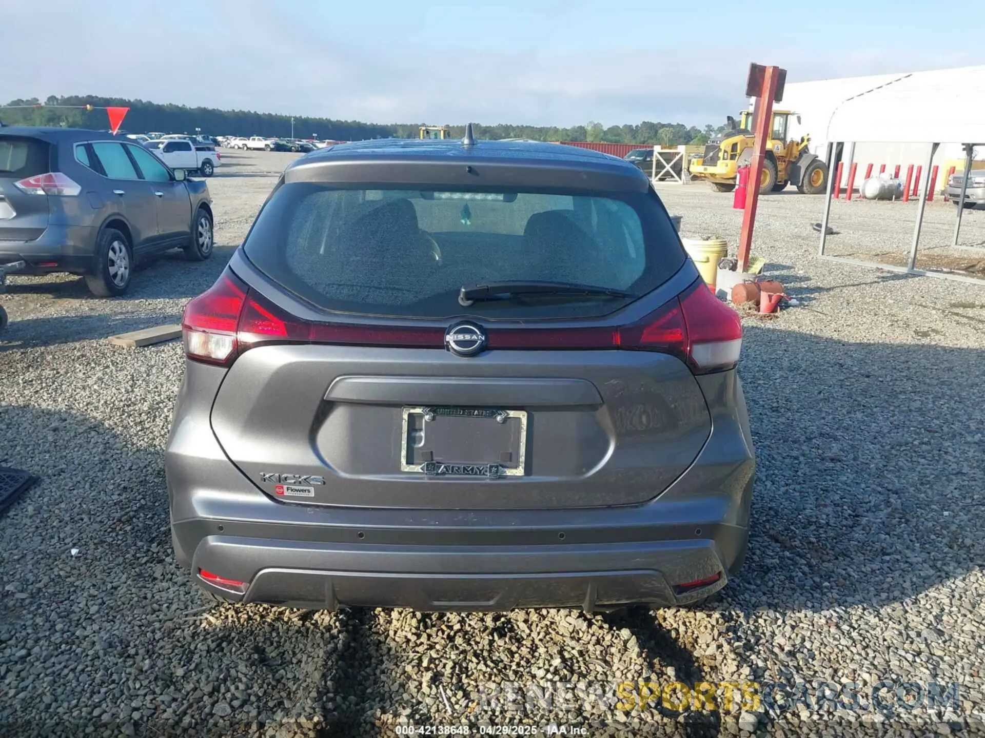 16 Photograph of a damaged car 3N1CP5BV4RL584579 NISSAN KICKS 2024