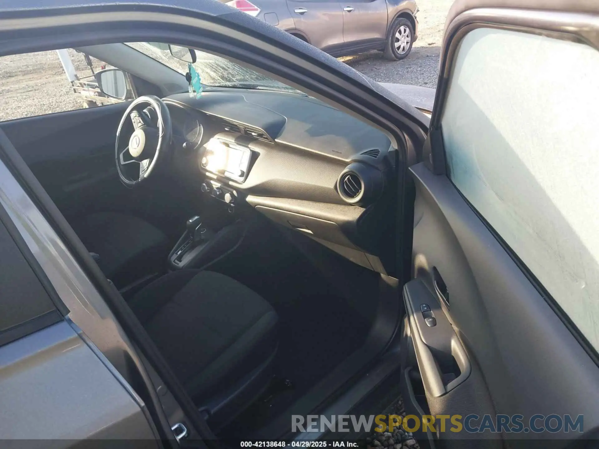 5 Photograph of a damaged car 3N1CP5BV4RL584579 NISSAN KICKS 2024