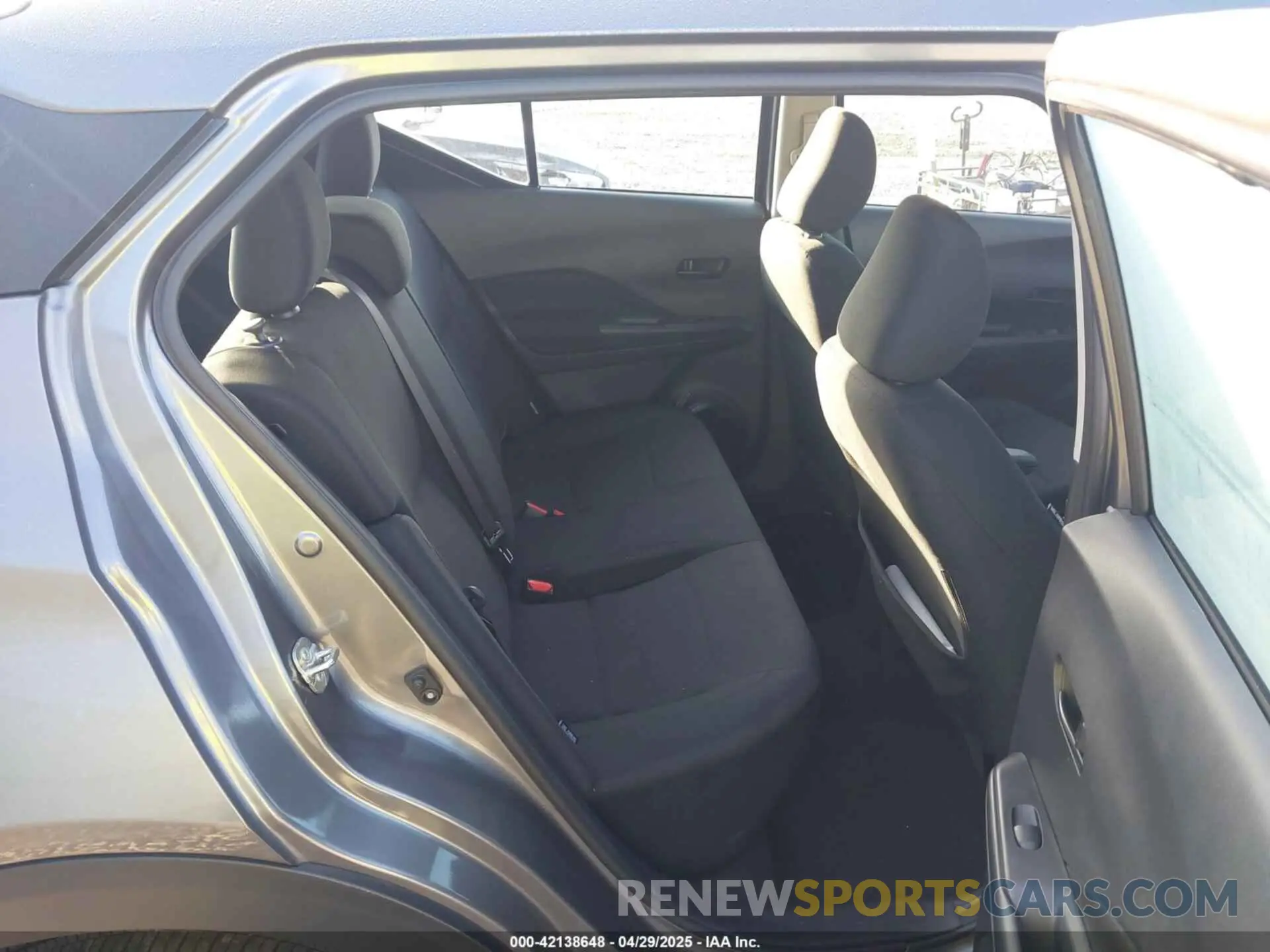 8 Photograph of a damaged car 3N1CP5BV4RL584579 NISSAN KICKS 2024
