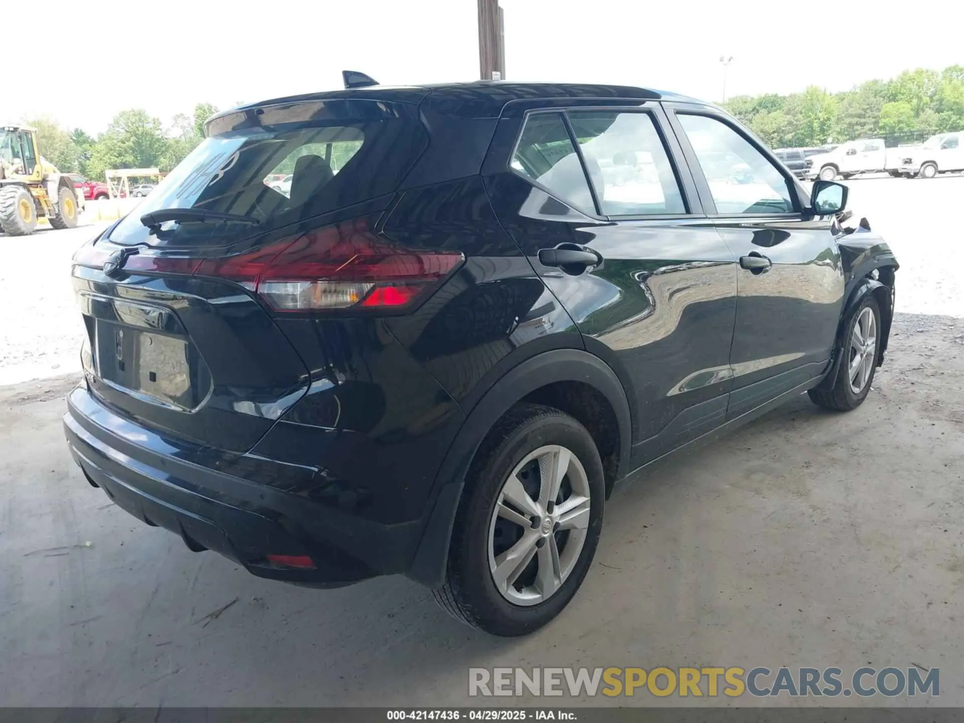 4 Photograph of a damaged car 3N1CP5BV5RL566222 NISSAN KICKS 2024