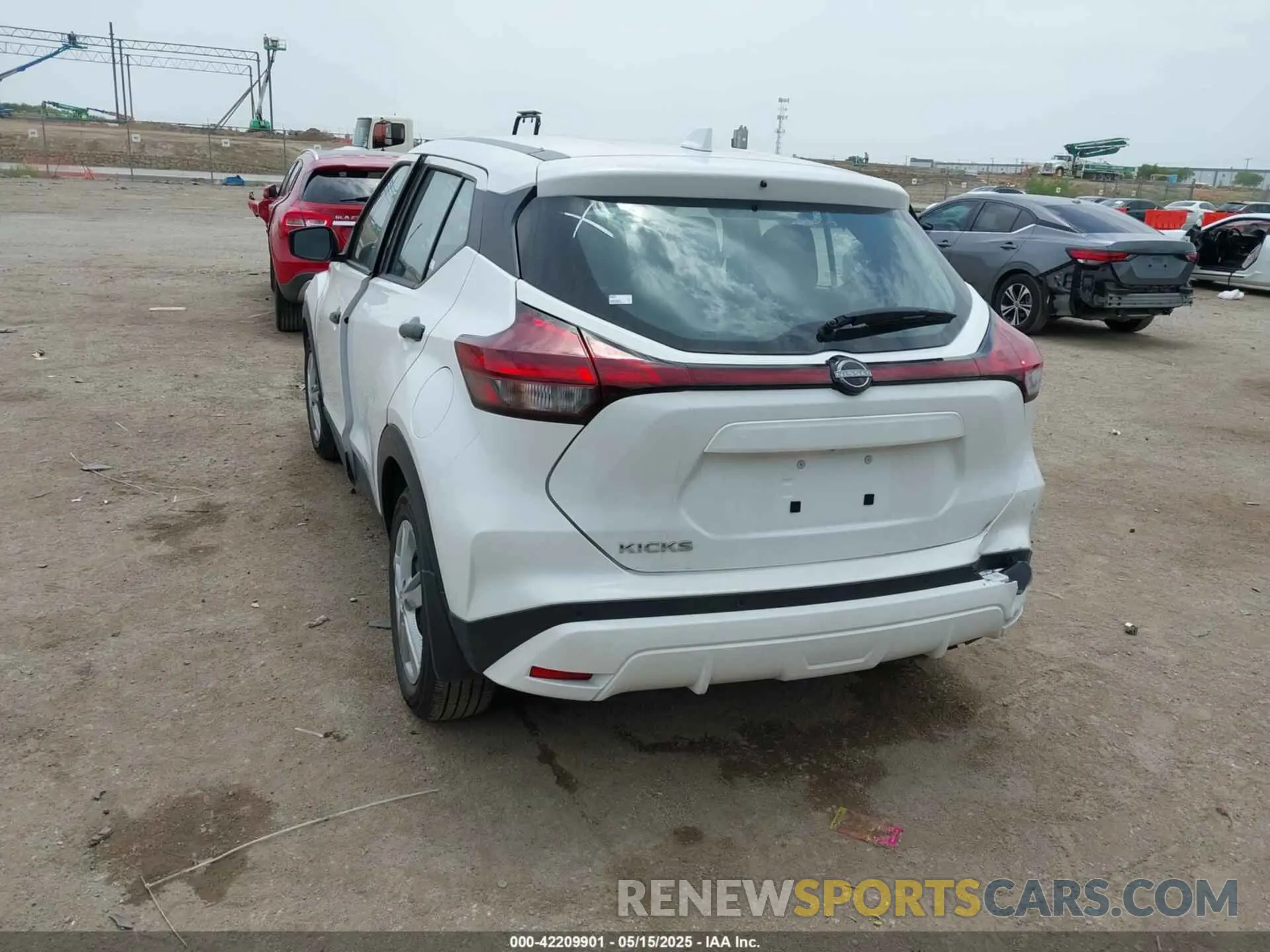 3 Photograph of a damaged car 3N1CP5BV5RL583411 NISSAN KICKS 2024