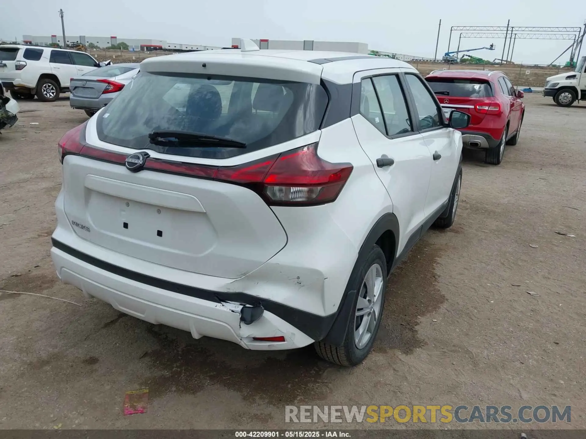 4 Photograph of a damaged car 3N1CP5BV5RL583411 NISSAN KICKS 2024