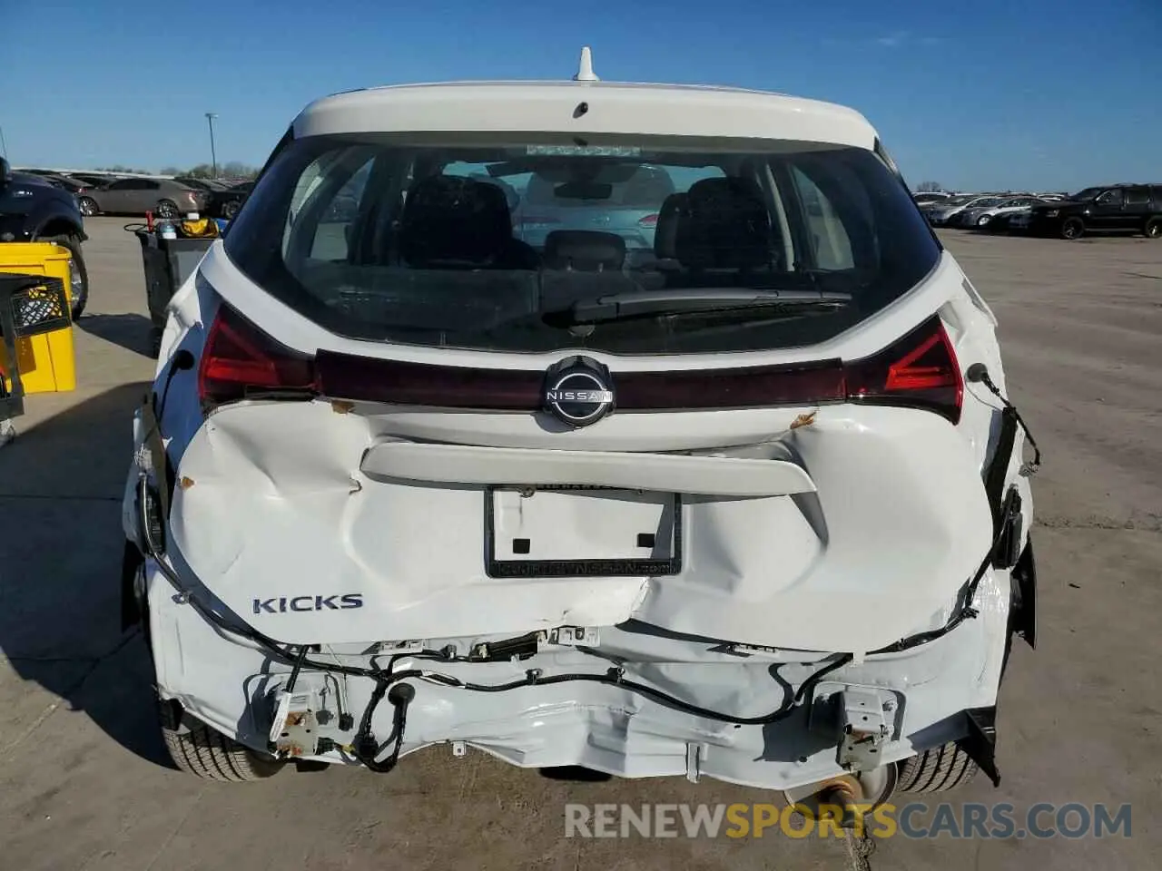 6 Photograph of a damaged car 3N1CP5BV6RL522908 NISSAN KICKS 2024