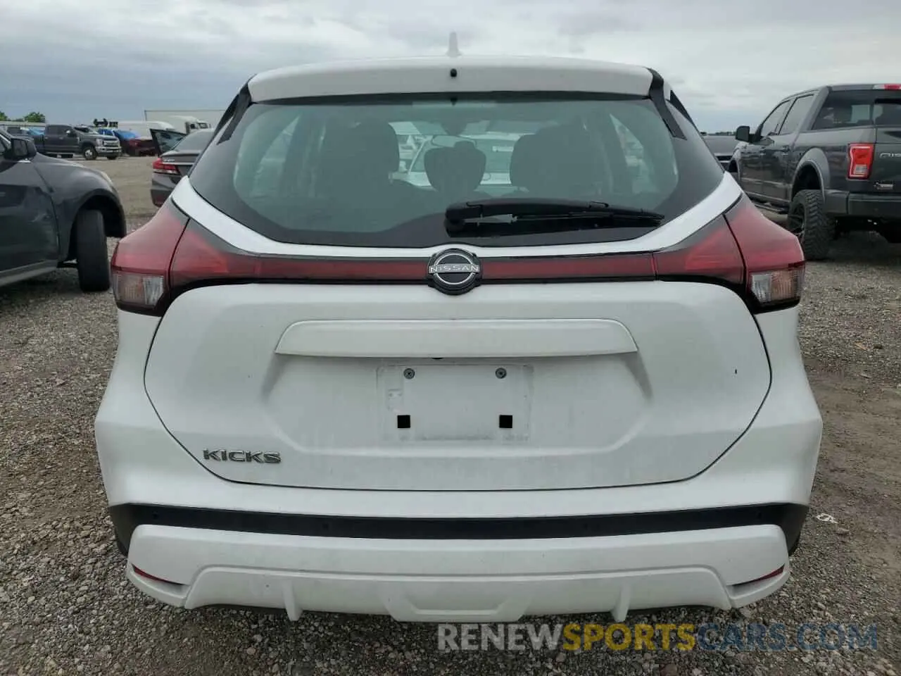 6 Photograph of a damaged car 3N1CP5BV6RL547176 NISSAN KICKS 2024