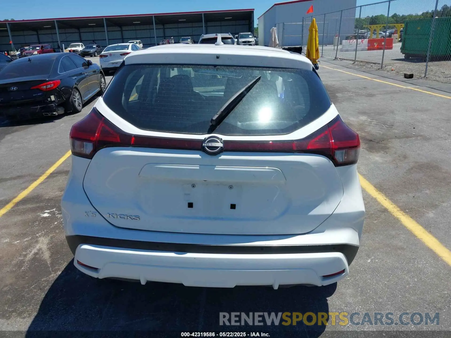 16 Photograph of a damaged car 3N1CP5BV6RL548666 NISSAN KICKS 2024