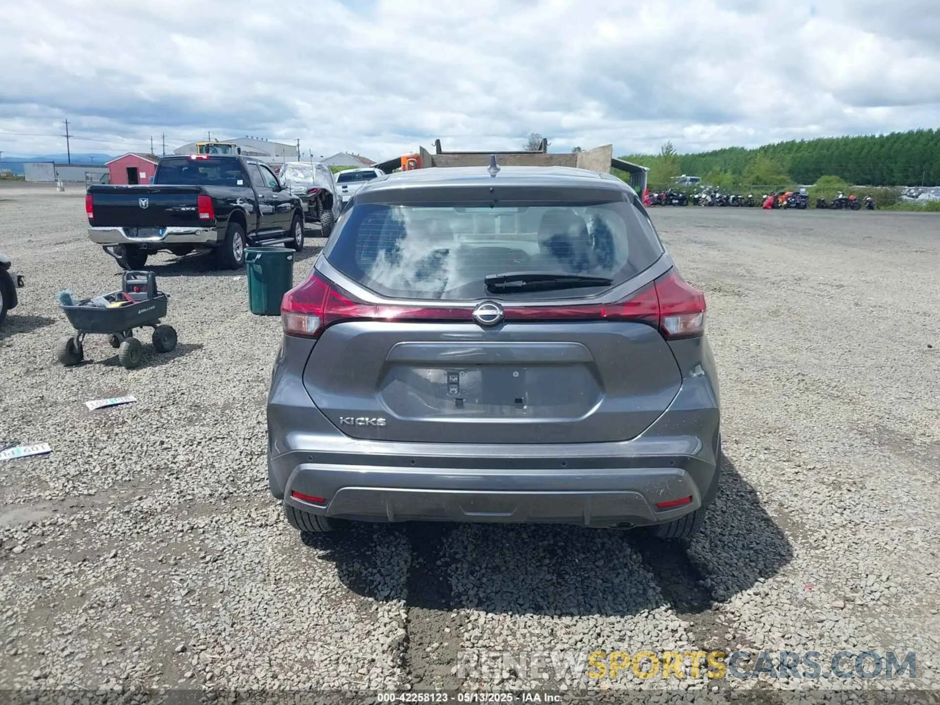 16 Photograph of a damaged car 3N1CP5BV7RL502652 NISSAN KICKS 2024