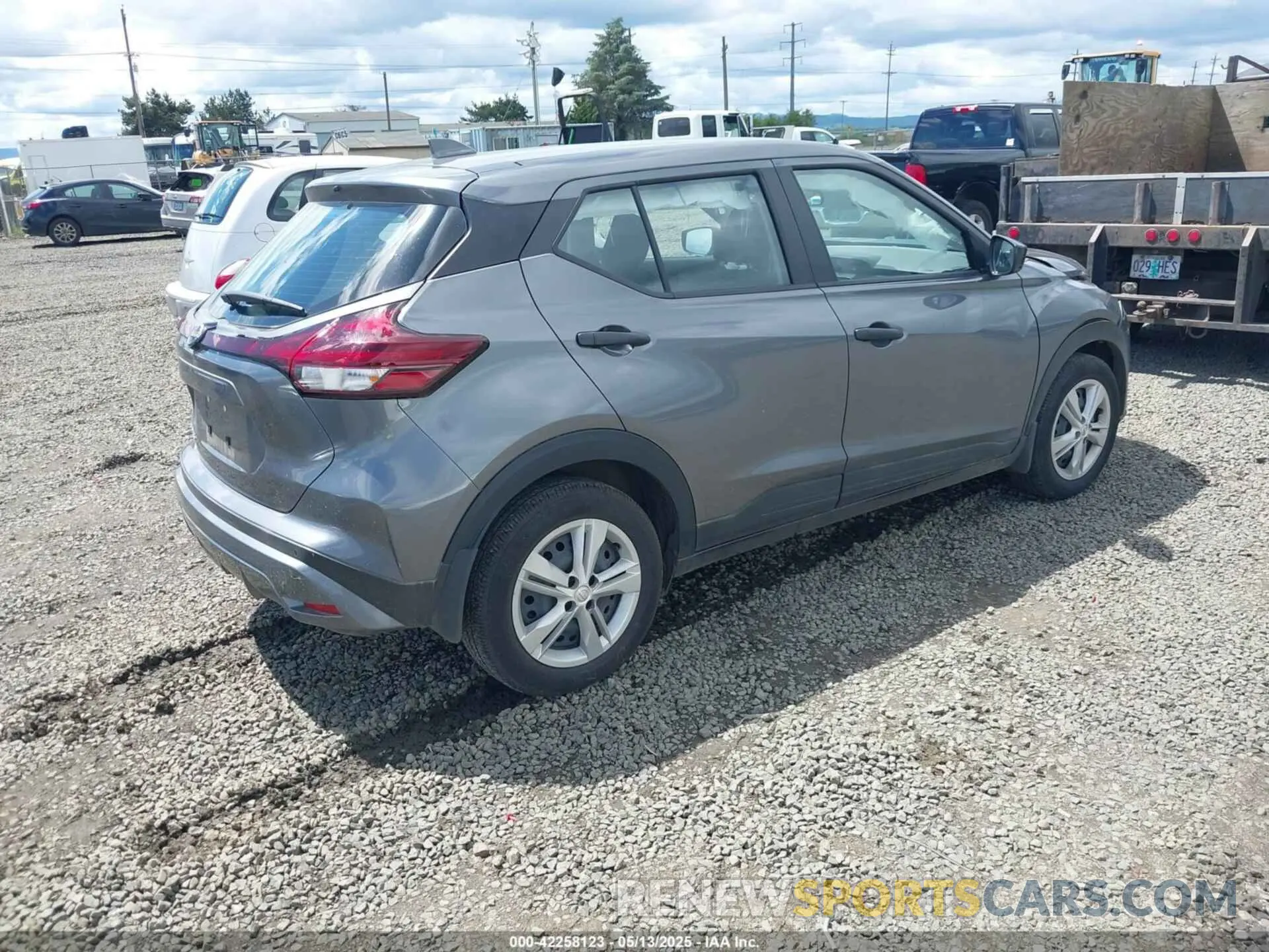 4 Photograph of a damaged car 3N1CP5BV7RL502652 NISSAN KICKS 2024