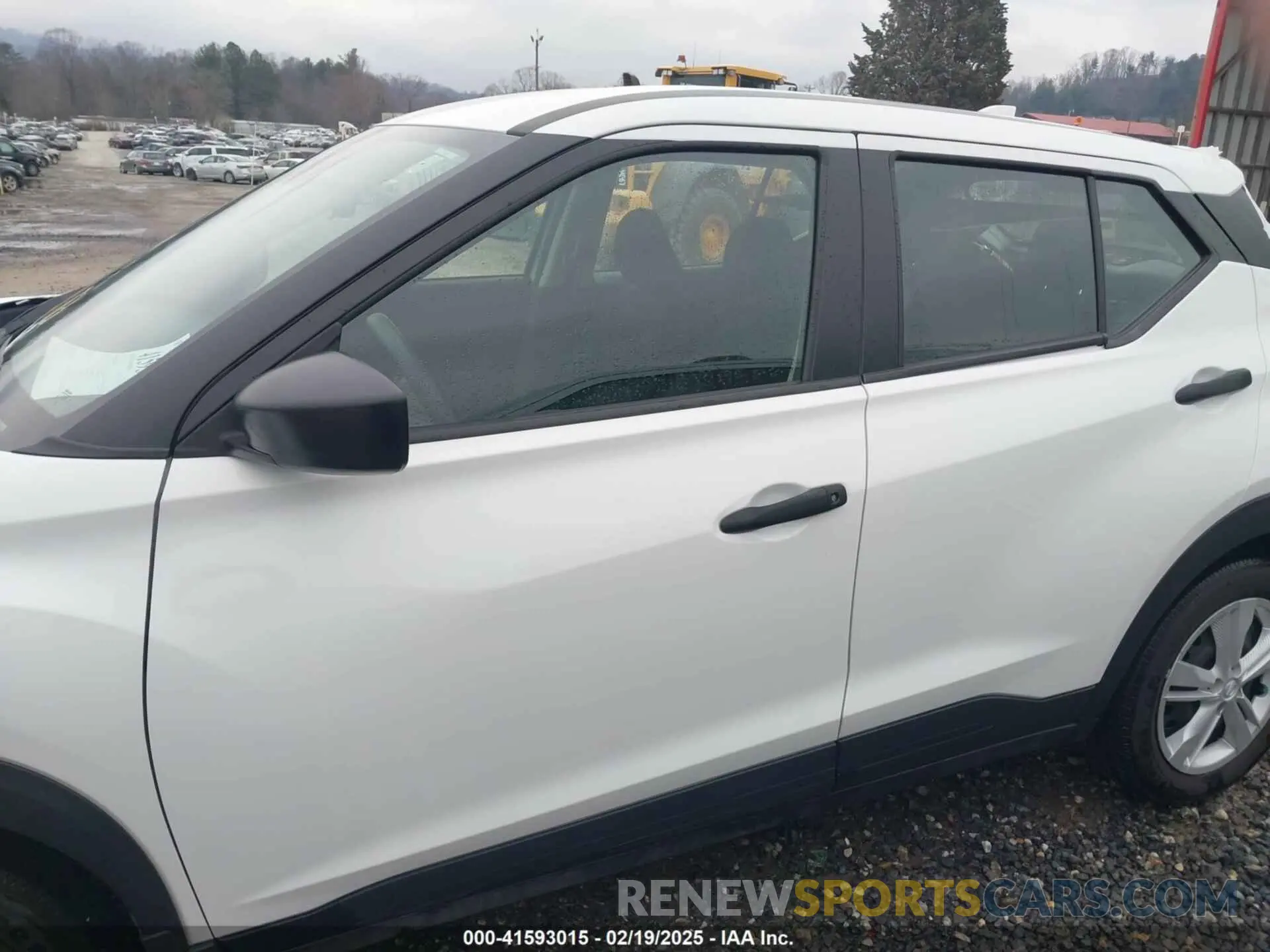 15 Photograph of a damaged car 3N1CP5BV7RL552497 NISSAN KICKS 2024