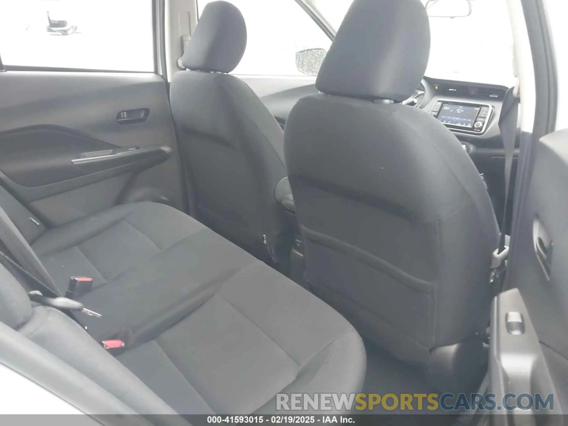8 Photograph of a damaged car 3N1CP5BV7RL552497 NISSAN KICKS 2024