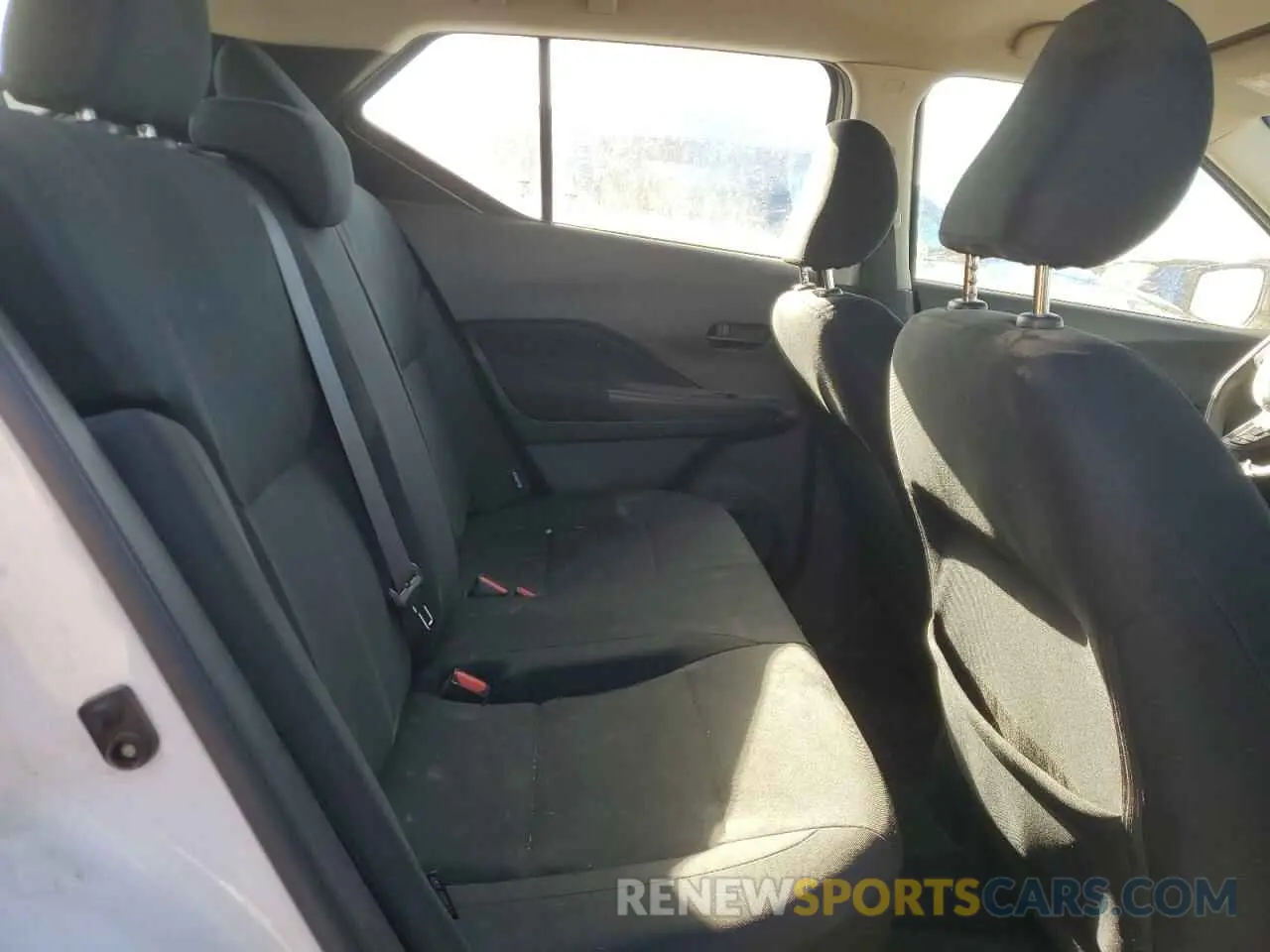 10 Photograph of a damaged car 3N1CP5BV8RL504104 NISSAN KICKS 2024