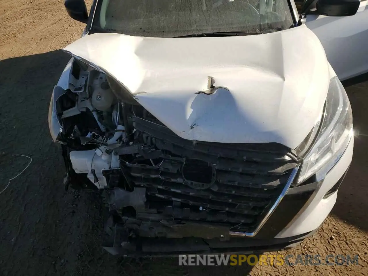 11 Photograph of a damaged car 3N1CP5BV8RL504104 NISSAN KICKS 2024