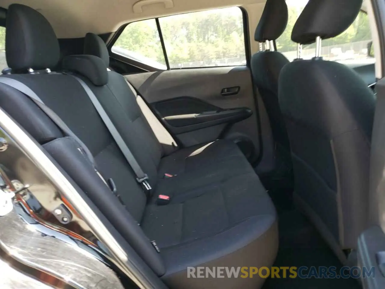 11 Photograph of a damaged car 3N1CP5BV8RL527690 NISSAN KICKS 2024