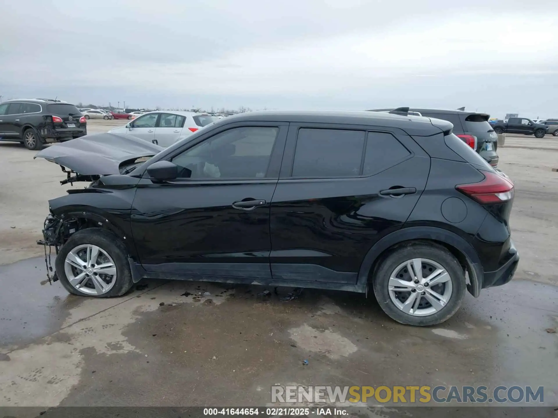 14 Photograph of a damaged car 3N1CP5BV9RL477611 NISSAN KICKS 2024
