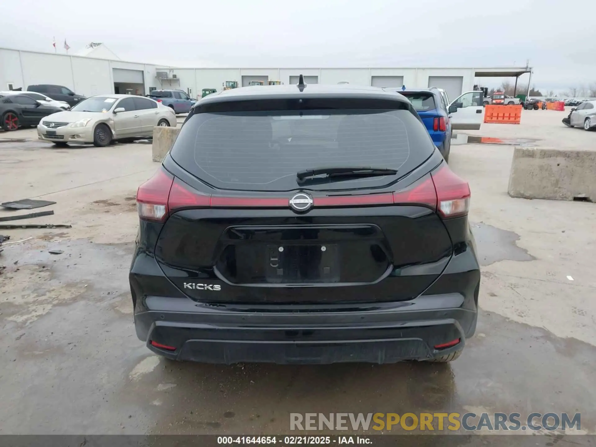 16 Photograph of a damaged car 3N1CP5BV9RL477611 NISSAN KICKS 2024