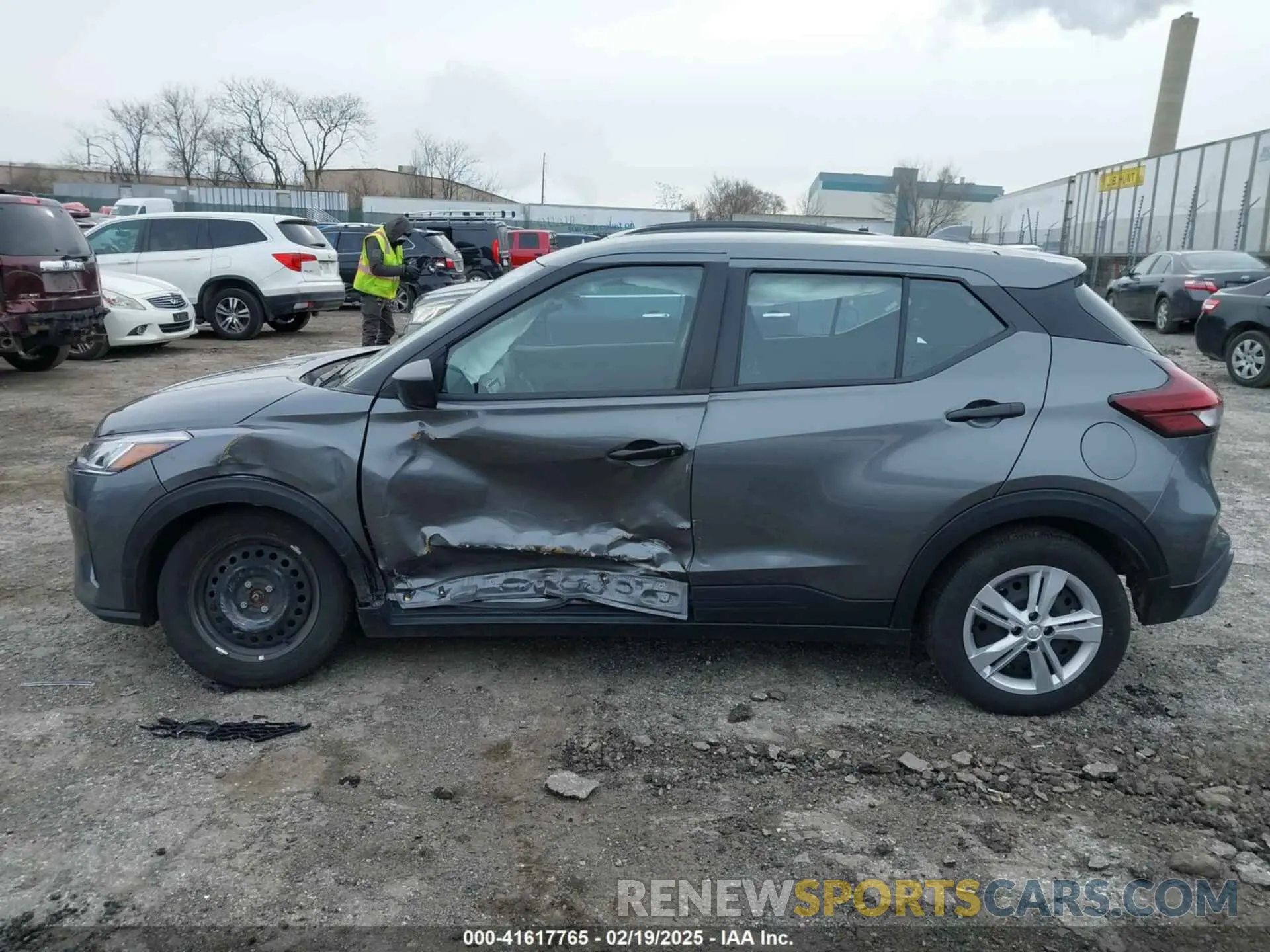 14 Photograph of a damaged car 3N1CP5BV9RL491511 NISSAN KICKS 2024