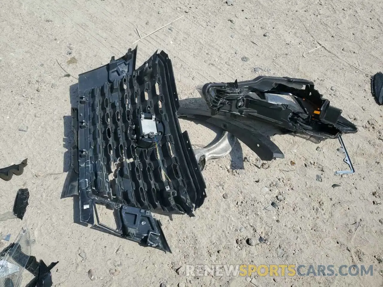 15 Photograph of a damaged car 3N1CP5BV9RL500157 NISSAN KICKS 2024