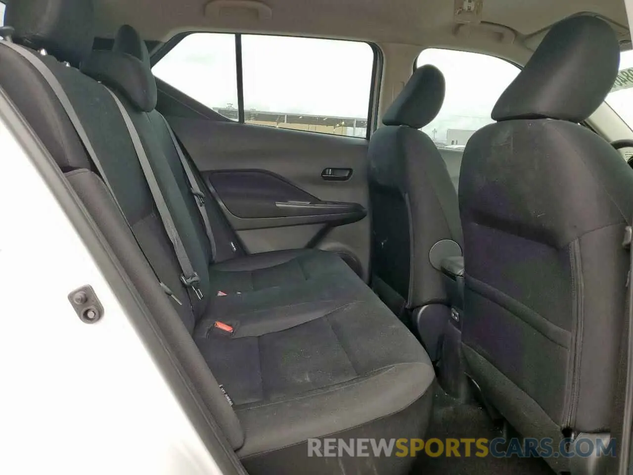 11 Photograph of a damaged car 3N1CP5BV9RL522109 NISSAN KICKS 2024