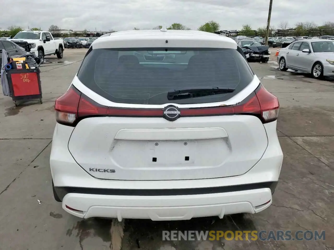 6 Photograph of a damaged car 3N1CP5BV9RL522109 NISSAN KICKS 2024