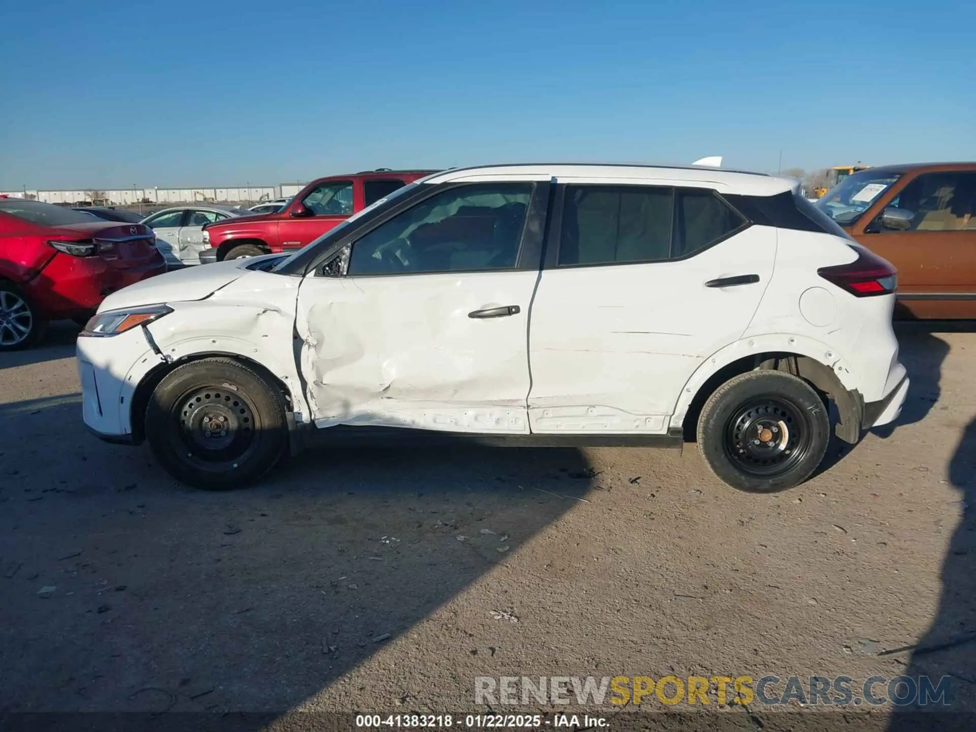 15 Photograph of a damaged car 3N1CP5BV9RL592080 NISSAN KICKS 2024