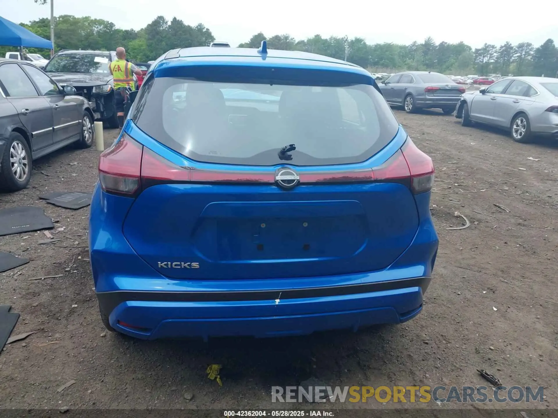 16 Photograph of a damaged car 3N1CP5BVXRL470635 NISSAN KICKS 2024