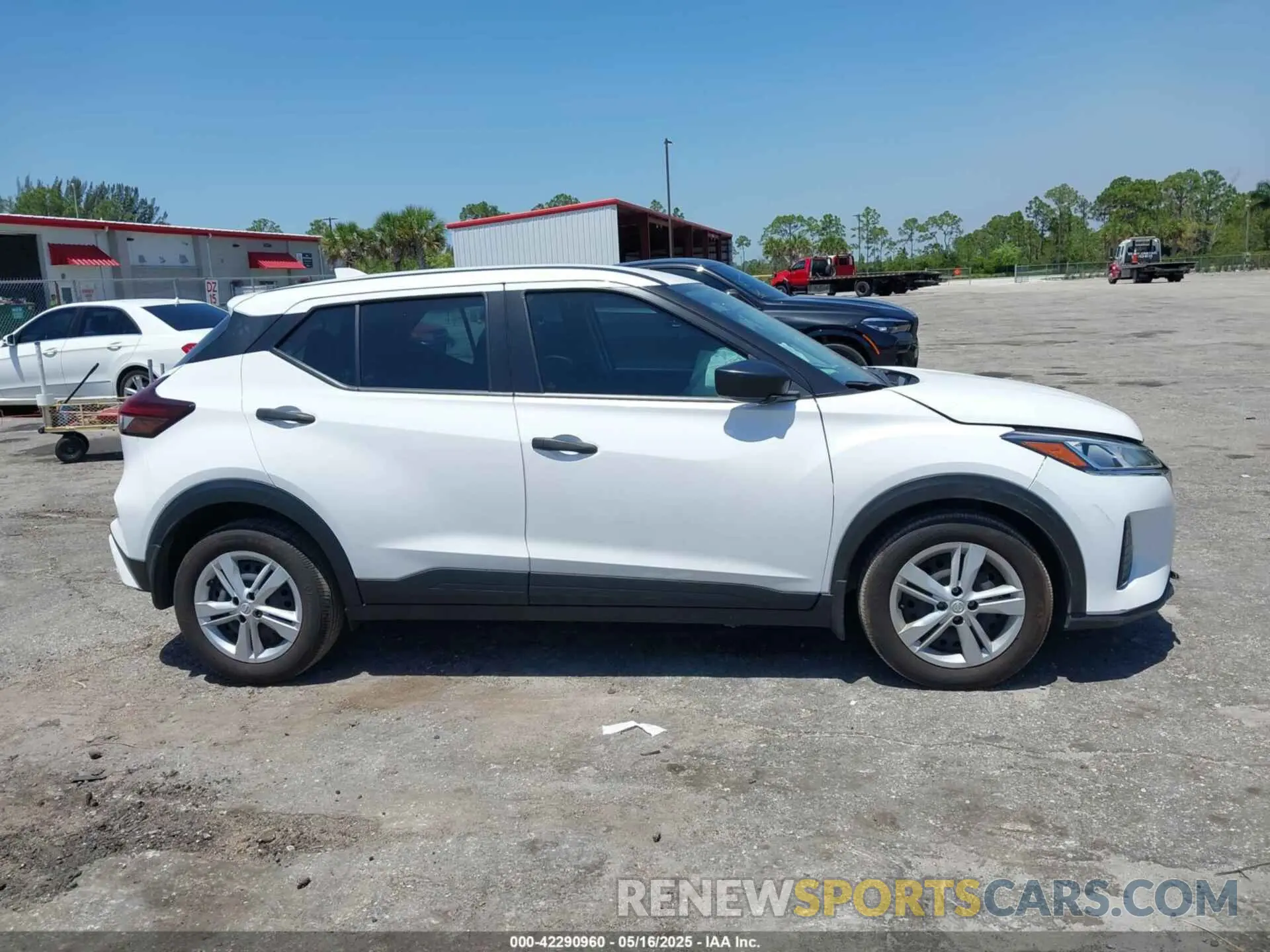 13 Photograph of a damaged car 3N1CP5BVXRL472661 NISSAN KICKS 2024