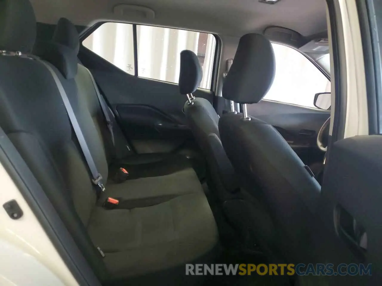 10 Photograph of a damaged car 3N1CP5BVXRL528193 NISSAN KICKS 2024