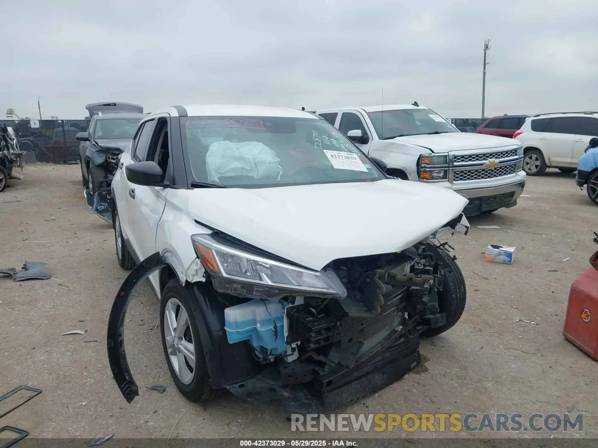 1 Photograph of a damaged car 3N1CP5BVXRL594095 NISSAN KICKS 2024
