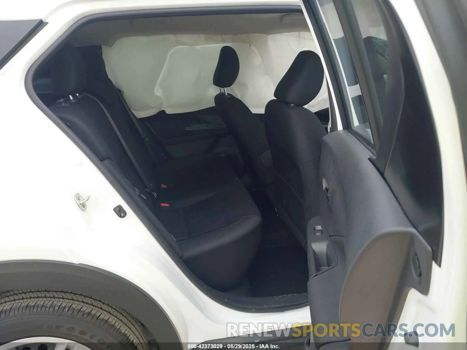 8 Photograph of a damaged car 3N1CP5BVXRL594095 NISSAN KICKS 2024