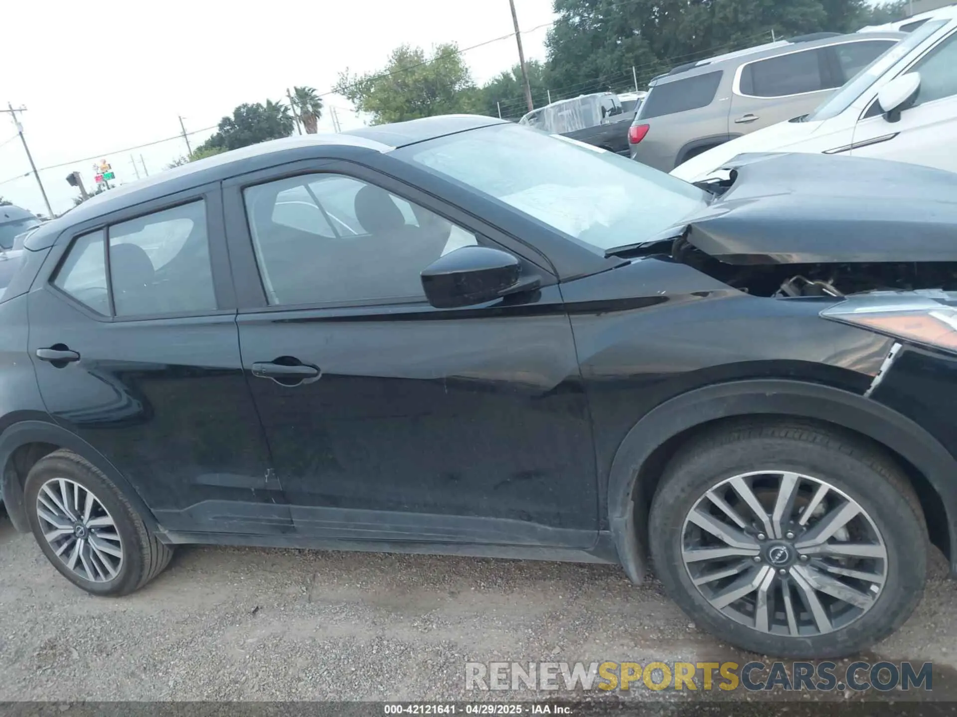 13 Photograph of a damaged car 3N1CP5CV0RL561010 NISSAN KICKS 2024