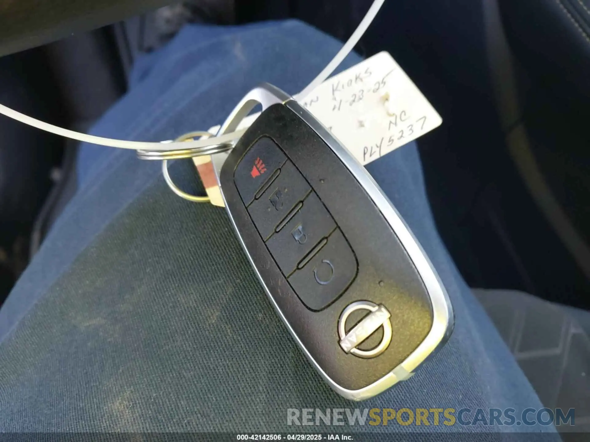 11 Photograph of a damaged car 3N1CP5CV1RL482817 NISSAN KICKS 2024