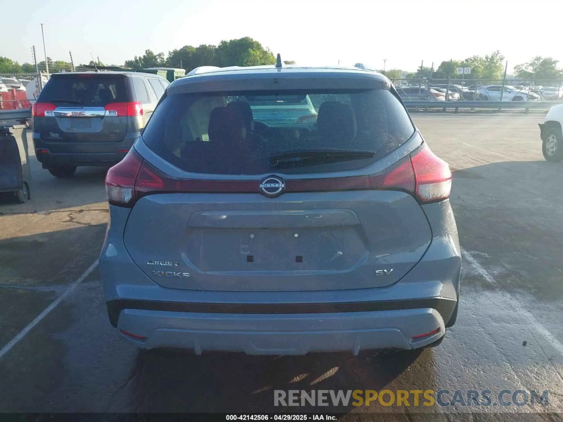 16 Photograph of a damaged car 3N1CP5CV1RL482817 NISSAN KICKS 2024