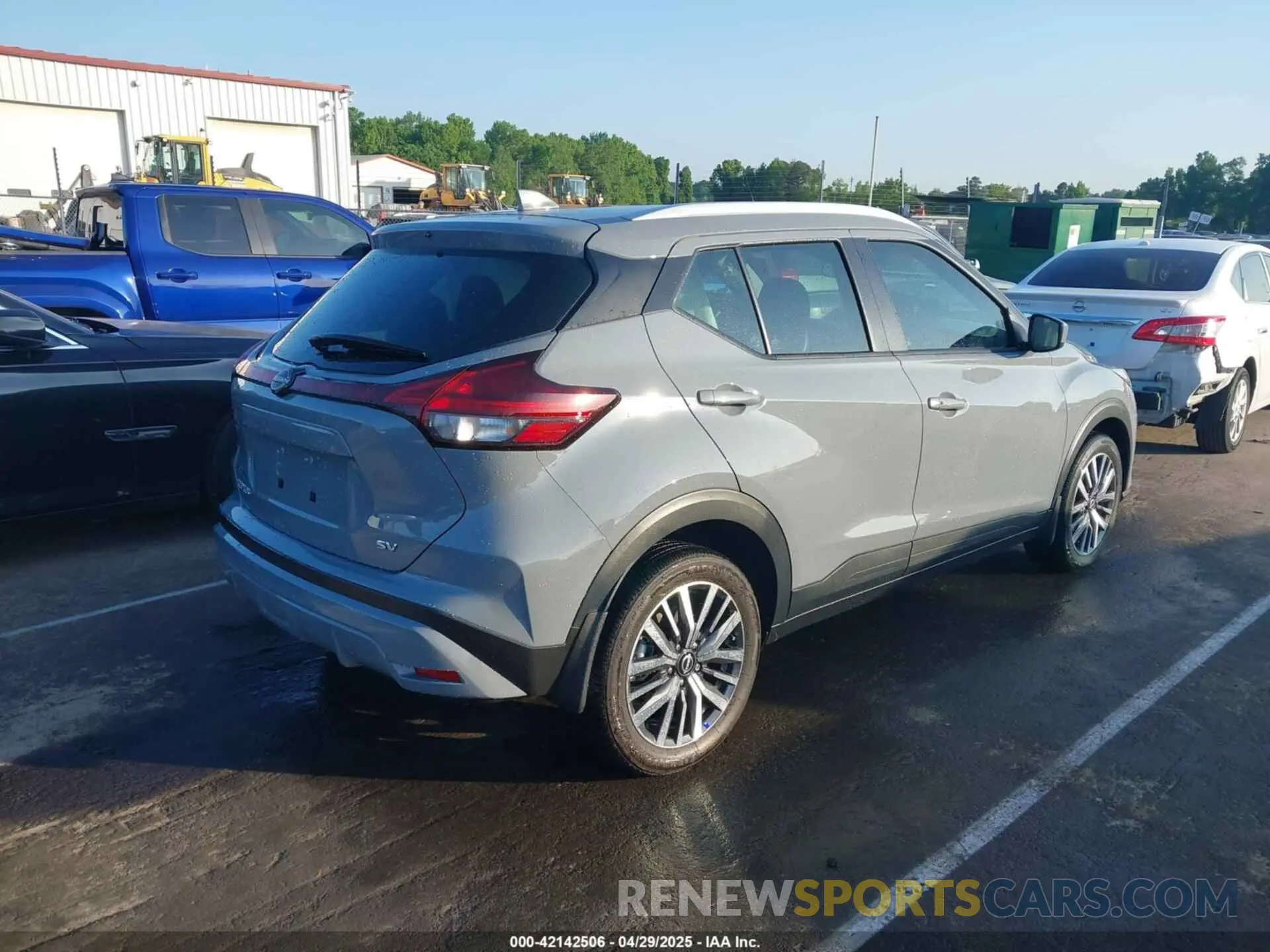 4 Photograph of a damaged car 3N1CP5CV1RL482817 NISSAN KICKS 2024