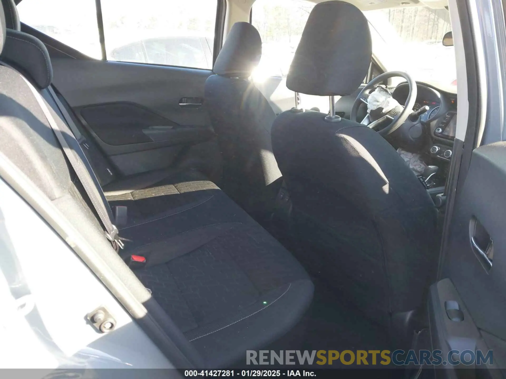 8 Photograph of a damaged car 3N1CP5CV1RL527321 NISSAN KICKS 2024
