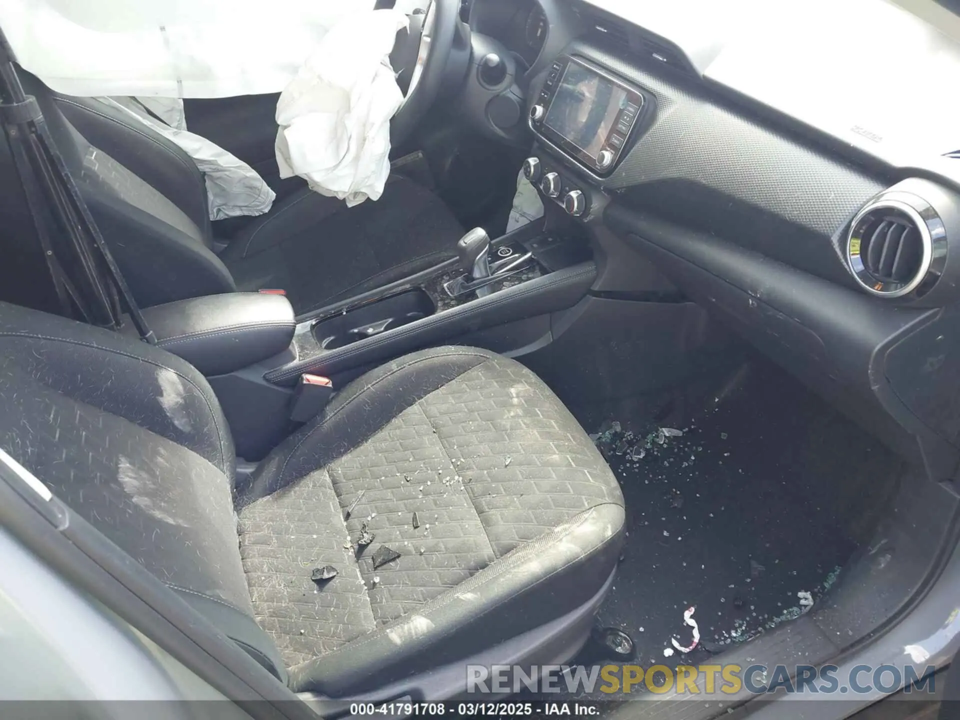 5 Photograph of a damaged car 3N1CP5CV1RL529487 NISSAN KICKS 2024