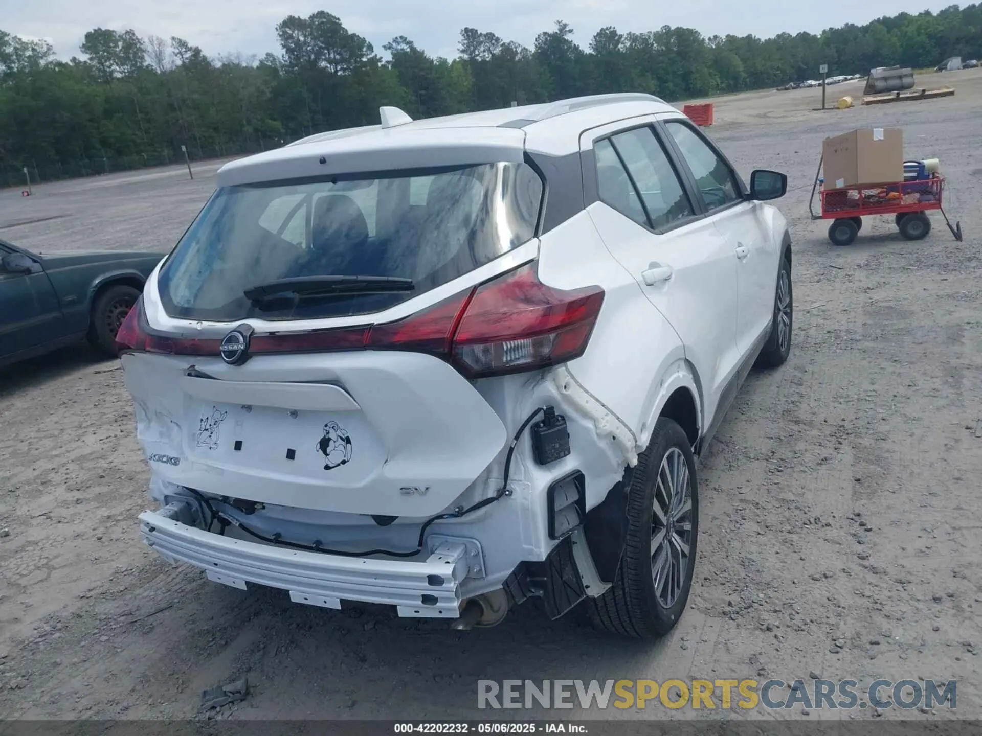 4 Photograph of a damaged car 3N1CP5CV2RL470207 NISSAN KICKS 2024