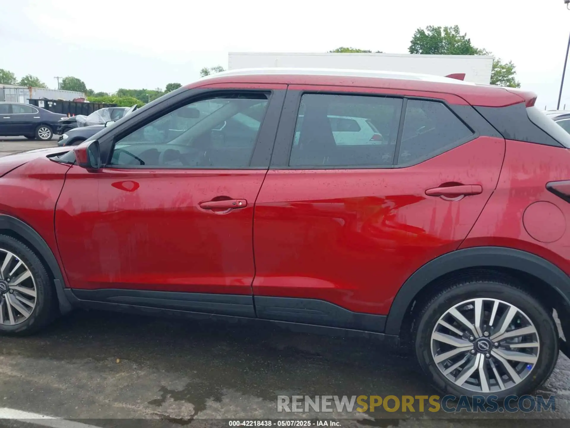14 Photograph of a damaged car 3N1CP5CV2RL538229 NISSAN KICKS 2024