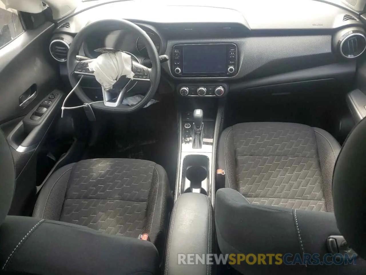 8 Photograph of a damaged car 3N1CP5CV3RL487565 NISSAN KICKS 2024
