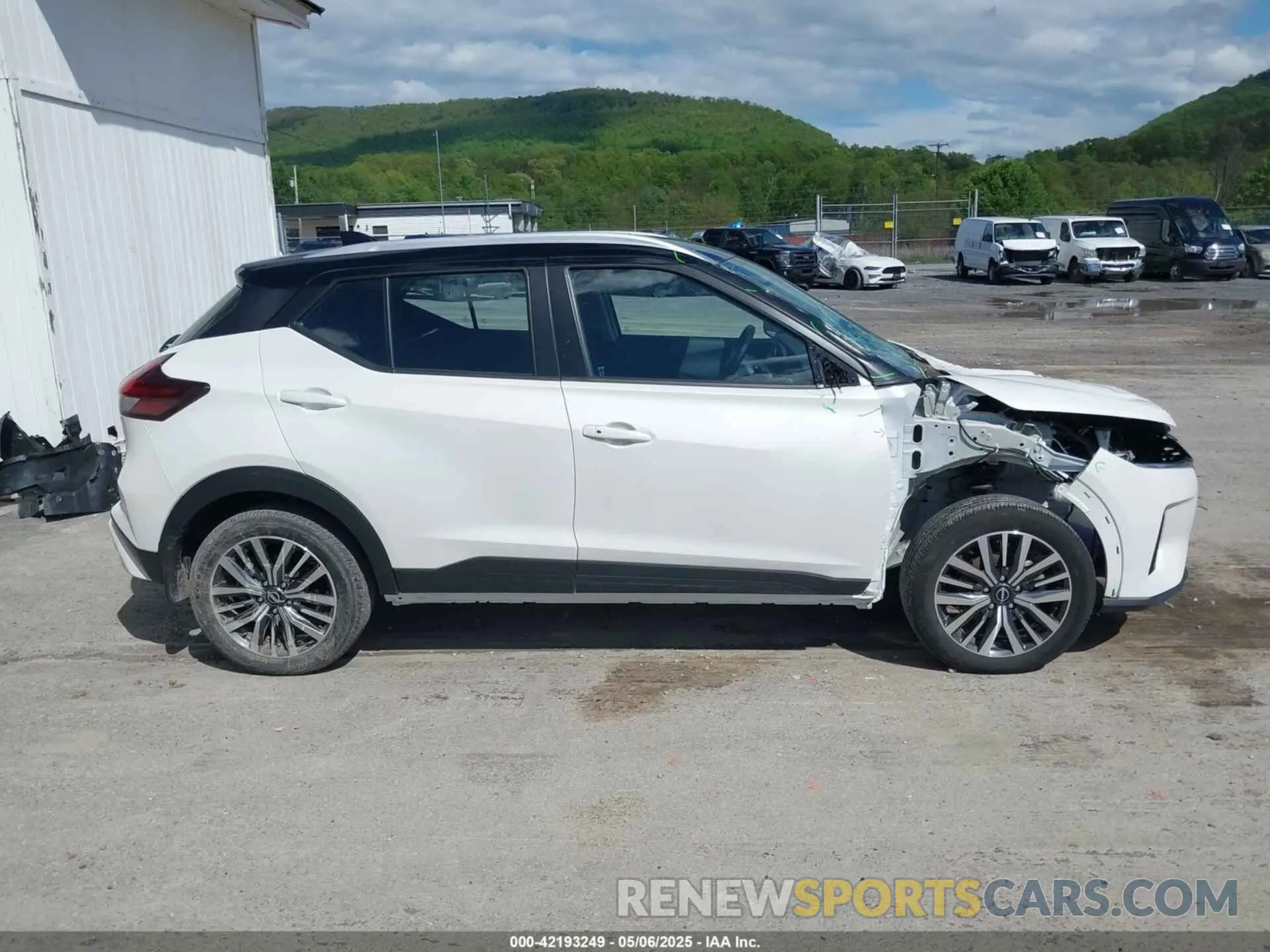 14 Photograph of a damaged car 3N1CP5CV3RL488604 NISSAN KICKS 2024