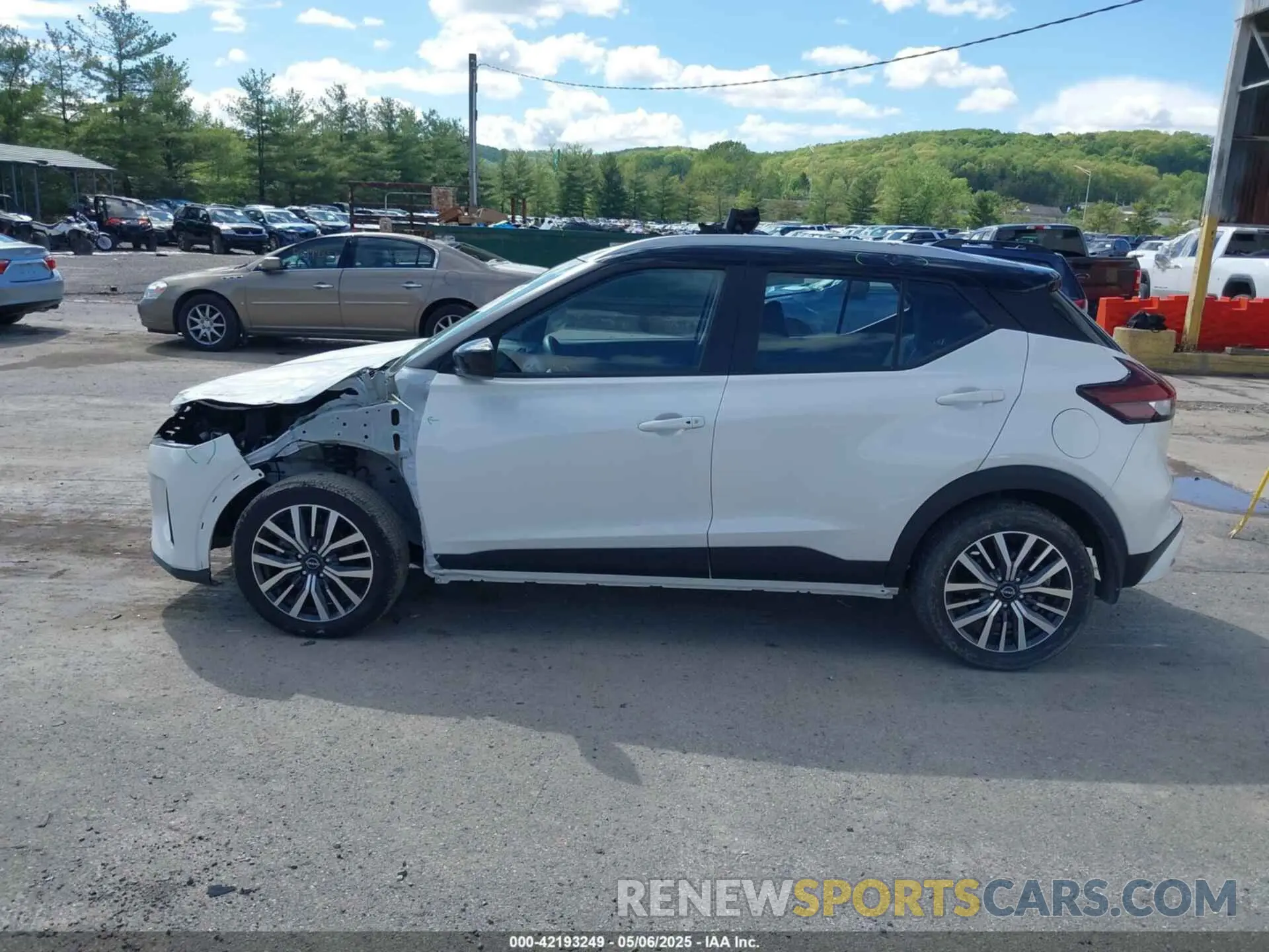 15 Photograph of a damaged car 3N1CP5CV3RL488604 NISSAN KICKS 2024